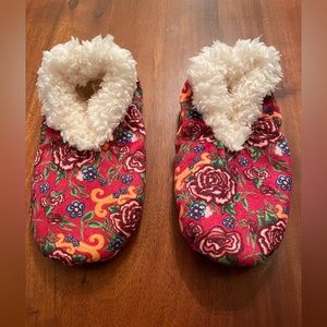 Lazy One Fuzzy Feet slipper socks red Floral S/M Cozy Warm